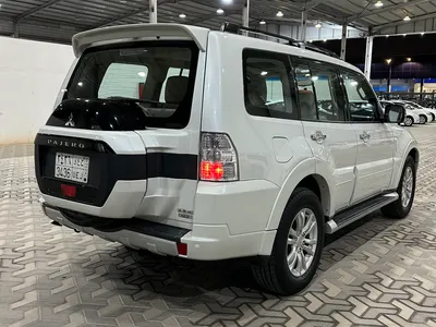 2015 متسوبيشي باجيرو