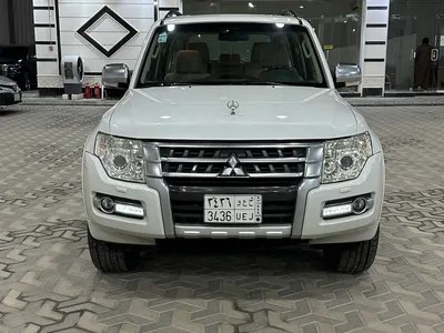 2015 متسوبيشي باجيرو