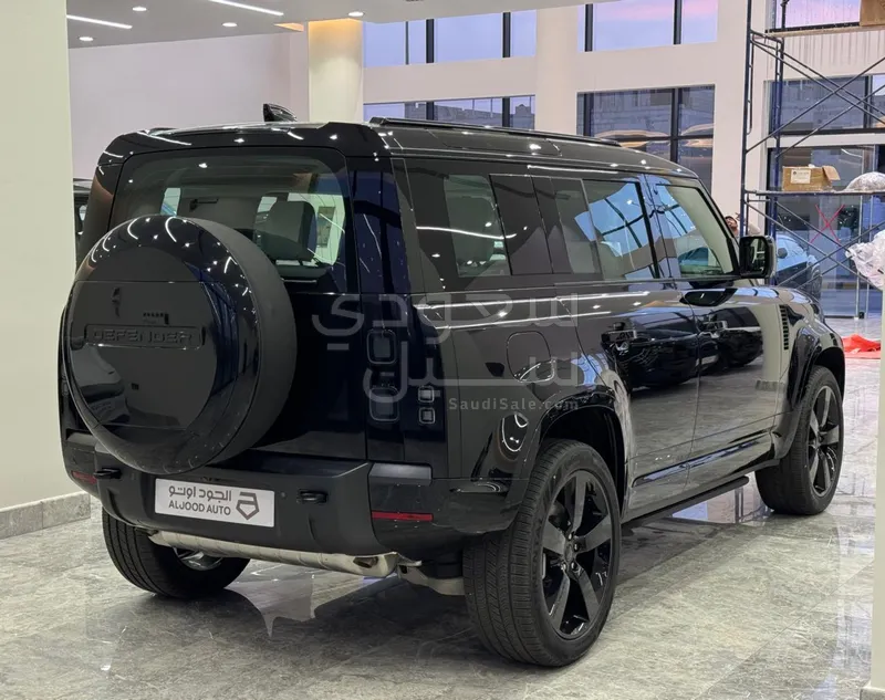 2026 لاند روفر ديفيندر اكس داينمك