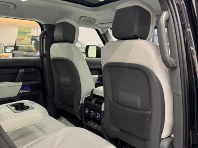 2026 لاند روفر ديفيندر اكس داينمك