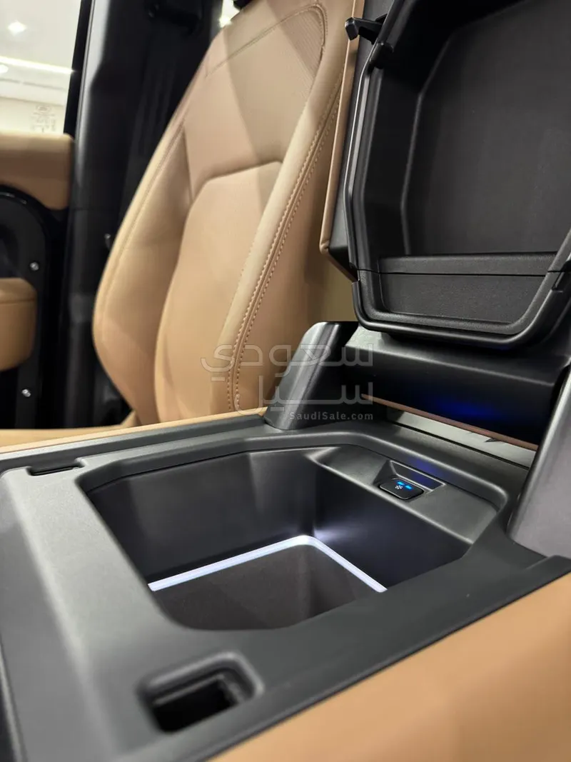 2026 لاند روفر ديفيندر اكس داينمك