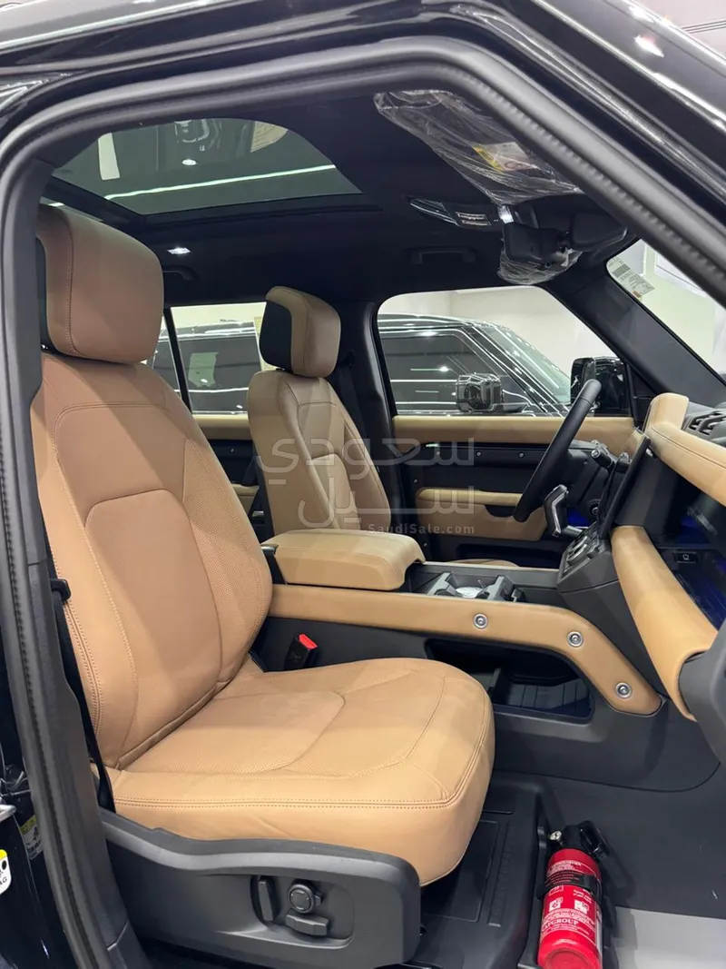 2026 لاند روفر ديفيندر اكس داينمك