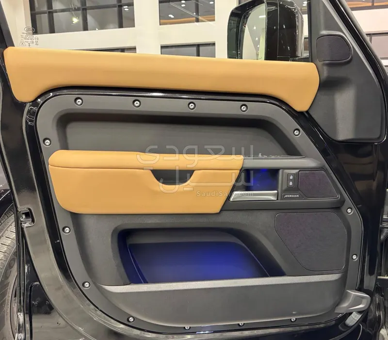 2026 لاند روفر ديفيندر اكس داينمك