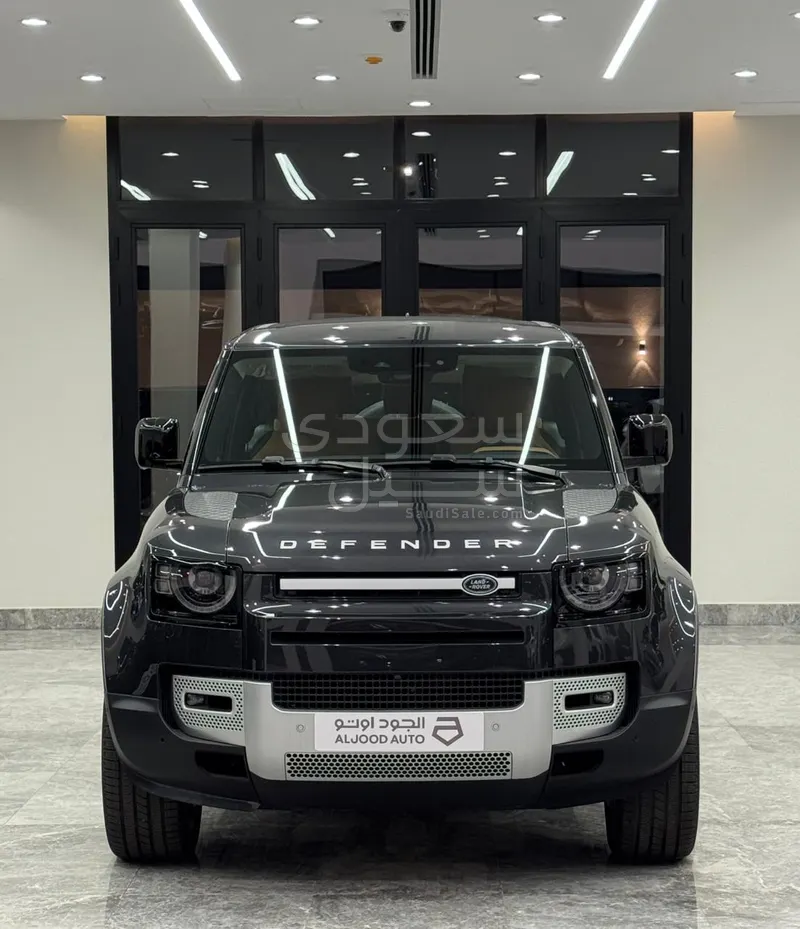 2024 لاند روفر ديفيندر 90