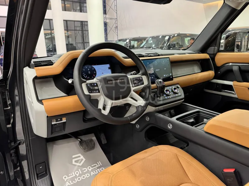 2024 لاند روفر ديفيندر 90