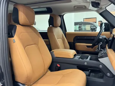 2024 لاند روفر ديفيندر 90