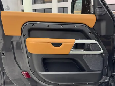 2024 لاند روفر ديفيندر 90