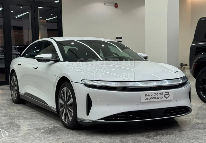 2024 لوسيد اير بيور