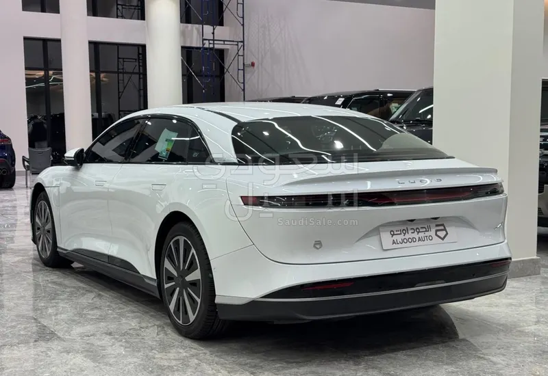 2024 لوسيد اير بيور