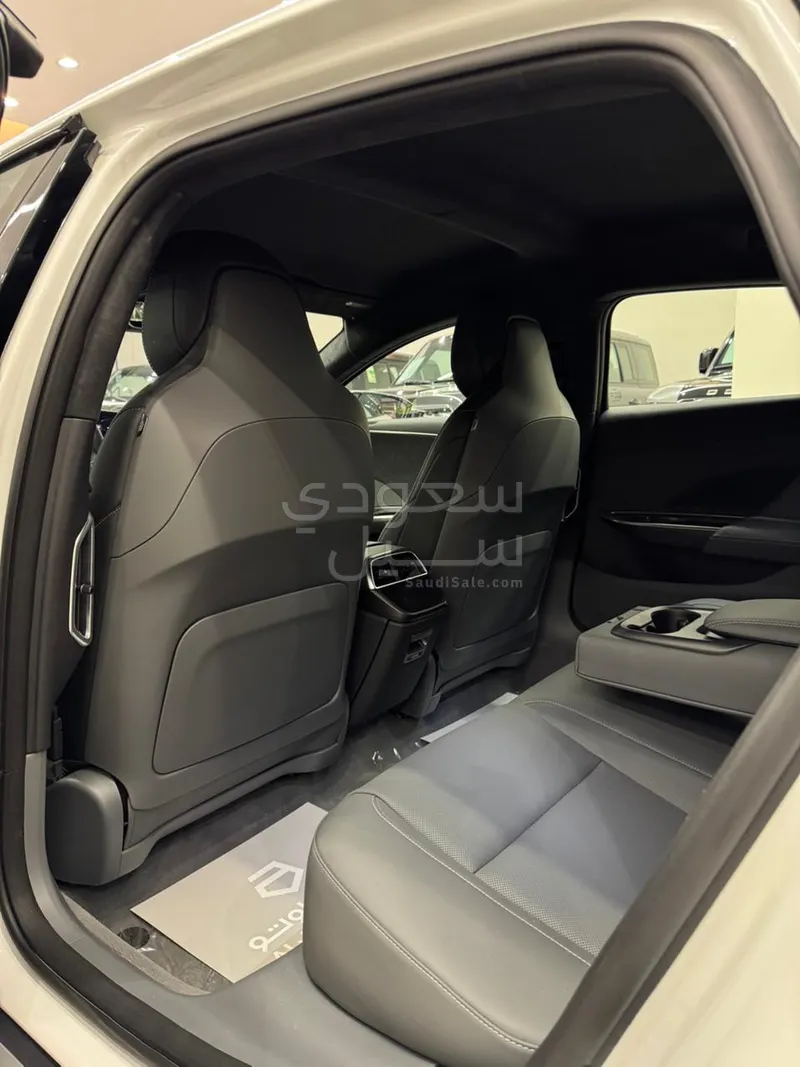 2024 لوسيد اير بيور