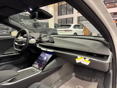 2024 لوسيد اير بيور