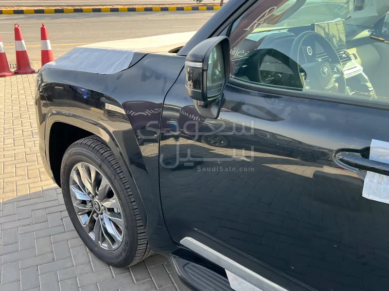 2026 تويوتا لاند كروزر جي اكس ار