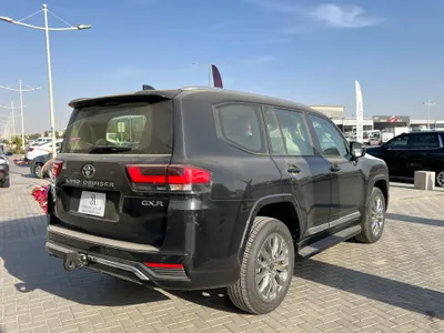 2026 تويوتا لاند كروزر جي اكس ار