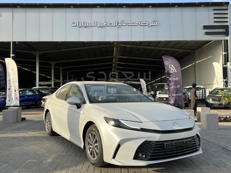 2025 تويوتا كامري