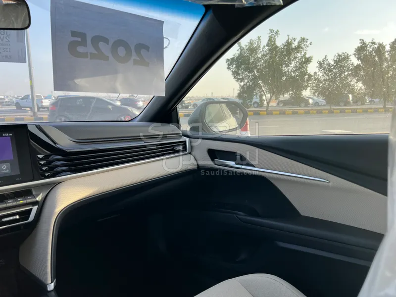 2025 تويوتا كامري