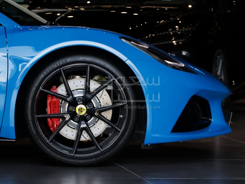 2025 لوتس اميرا فرست ادشن