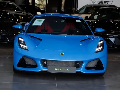 2025 لوتس اميرا فرست ادشن