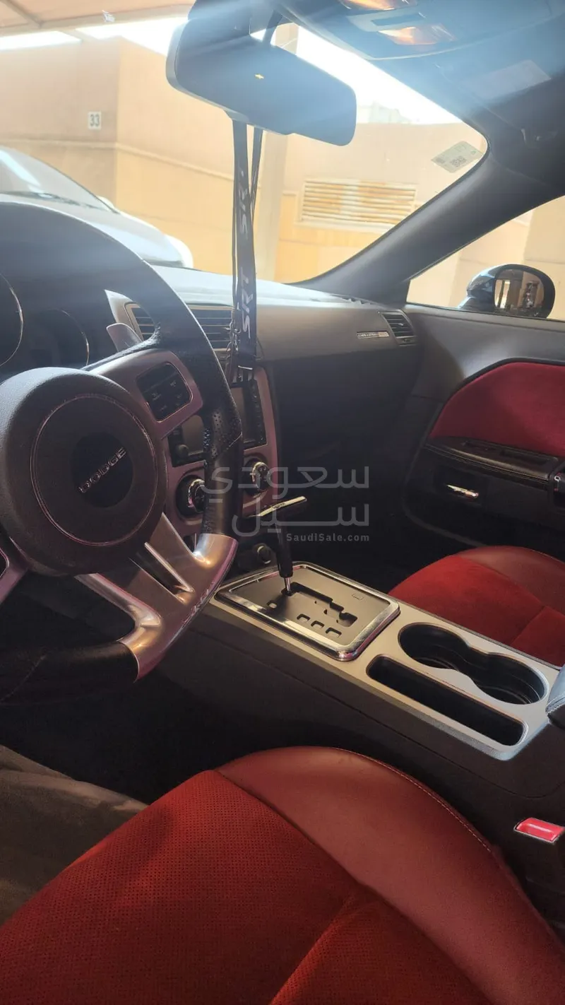 2014 Dodge Challenger SRT8