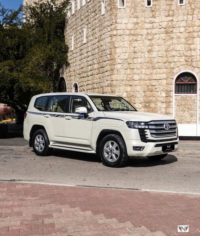 2023 تويوتا لاند كروزر جي اكس ار