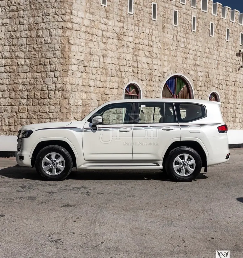 2023 تويوتا لاند كروزر جي اكس ار
