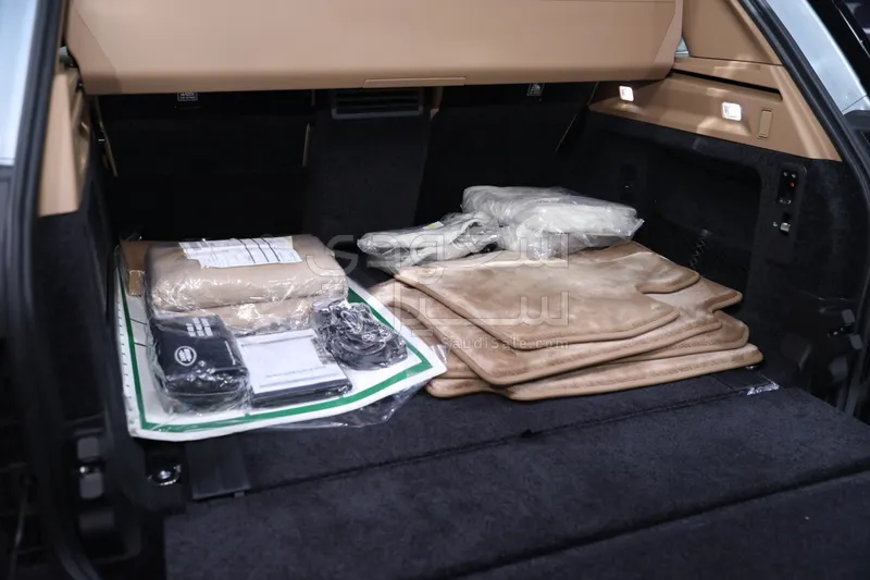 2025 Land Rover Range Rover SV Autobiography