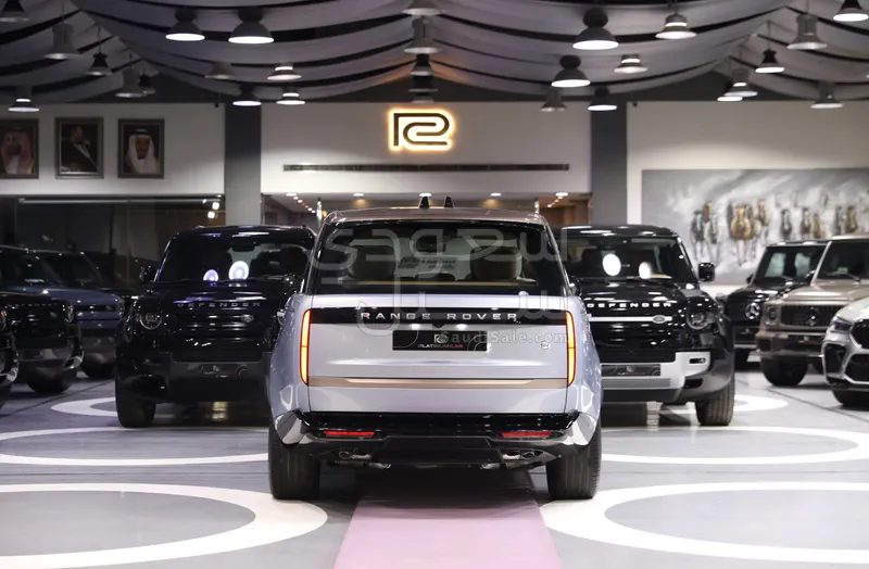 2025 Land Rover Range Rover SV Autobiography