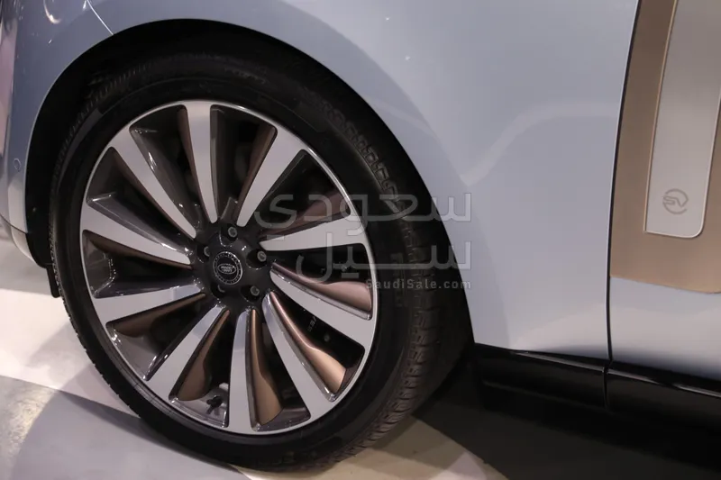 2025 Land Rover Range Rover SV Autobiography