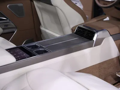 2025 Land Rover Range Rover SV Autobiography