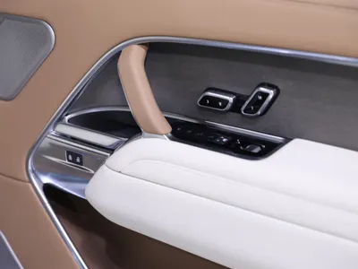 2025 Land Rover Range Rover SV Autobiography