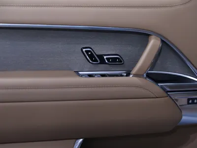 2025 Land Rover Range Rover SV Autobiography