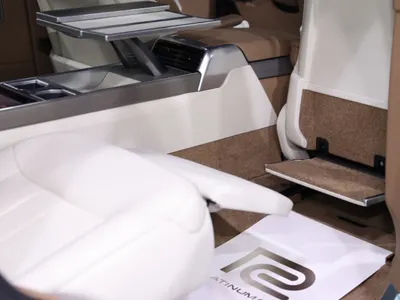 2025 Land Rover Range Rover SV Autobiography