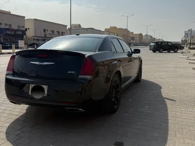 2020 كرايسلر 300 اس