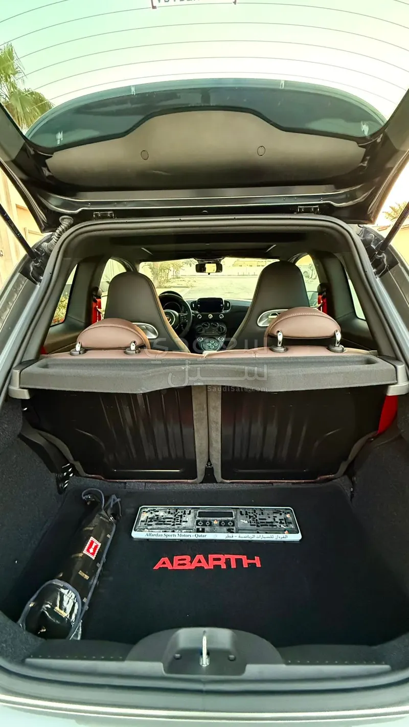 2023 فيات ابارث 695 توريزمو