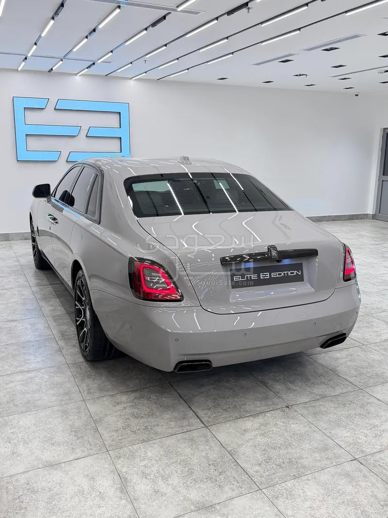 2022 رولز رويس قوست بلاك بادج