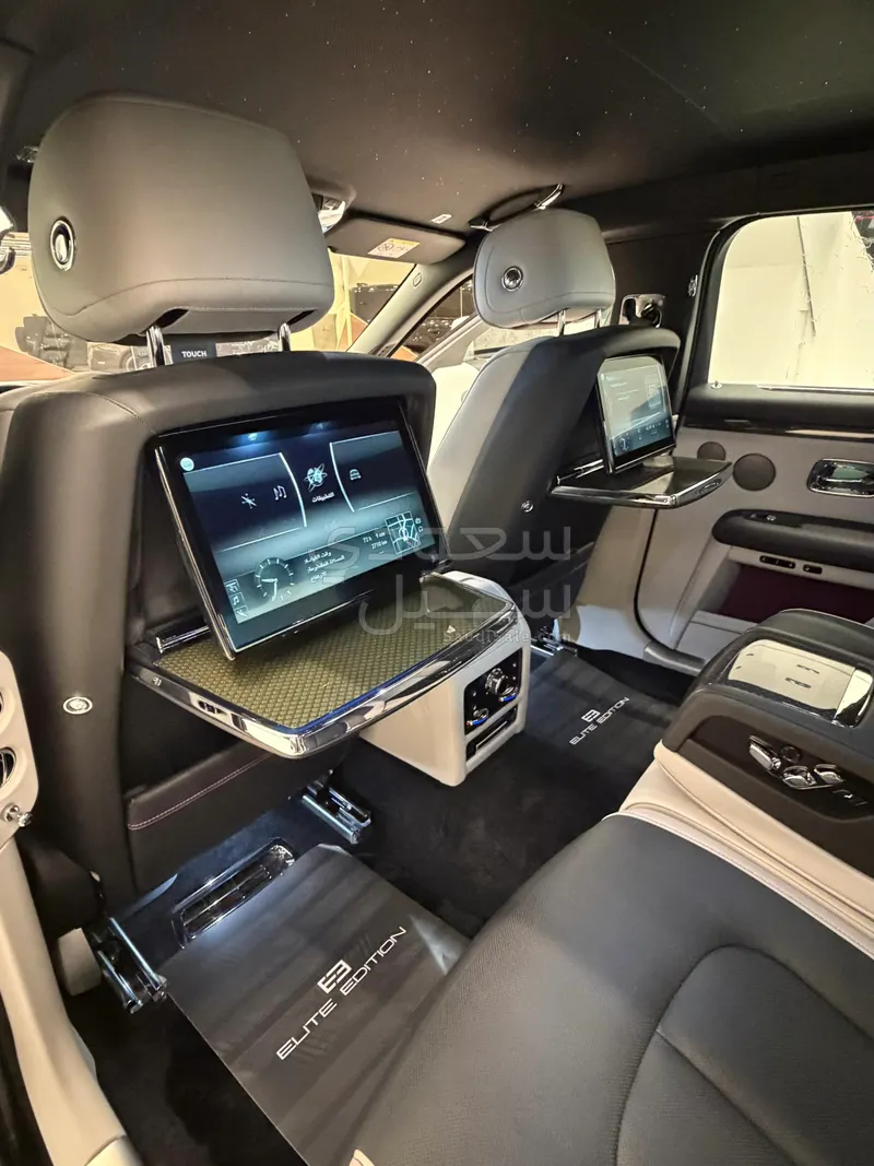 2022 رولز رويس قوست بلاك بادج