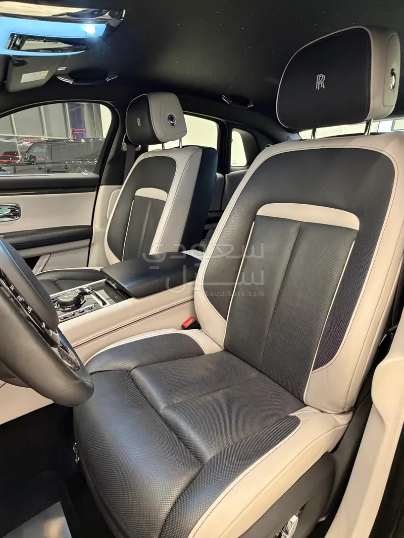 2022 رولز رويس قوست بلاك بادج