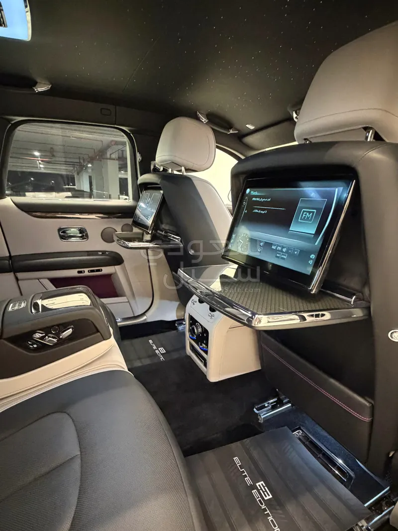 2022 رولز رويس قوست بلاك بادج