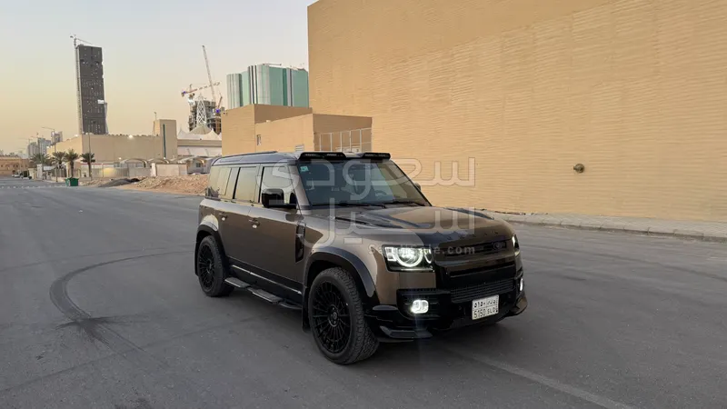 2023 لاند روفر ديفيندر اتش اس اي