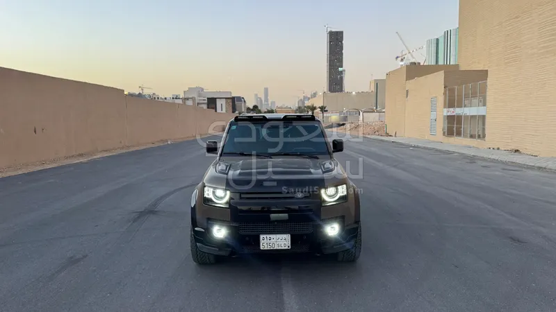 2023 لاند روفر ديفيندر اتش اس اي