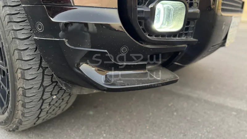 2023 لاند روفر ديفيندر اتش اس اي