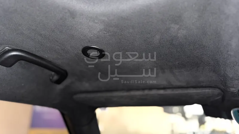 2023 لاند روفر ديفيندر اتش اس اي