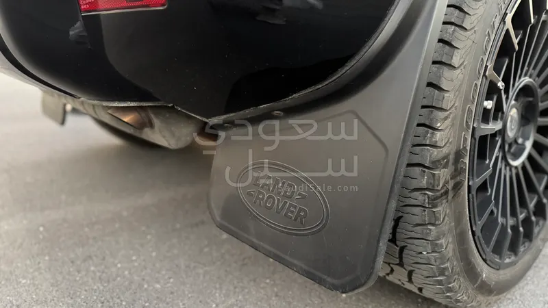 2023 لاند روفر ديفيندر اتش اس اي