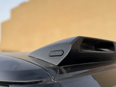 2023 لاند روفر ديفيندر اتش اس اي