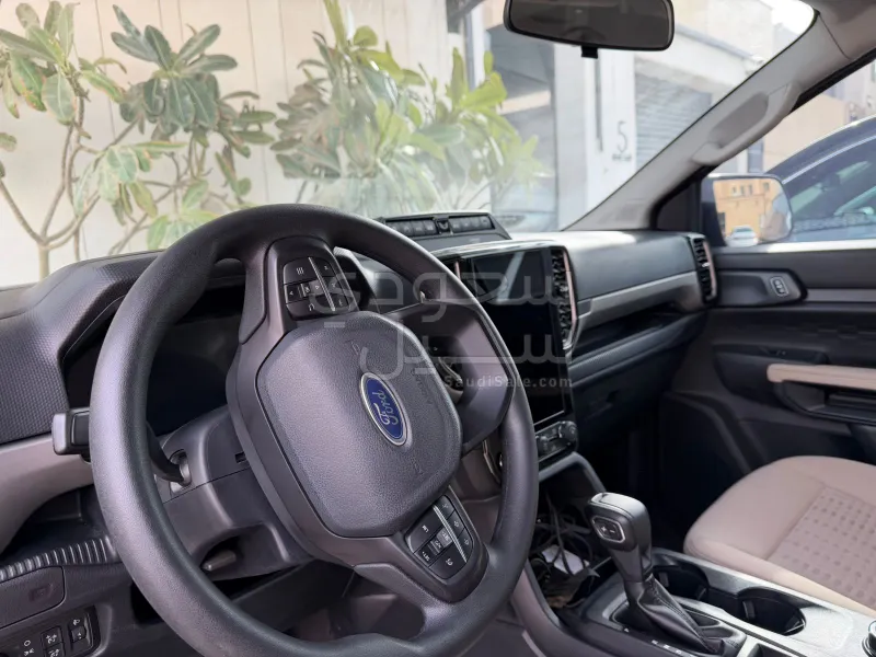 2024 فورد ايفرست