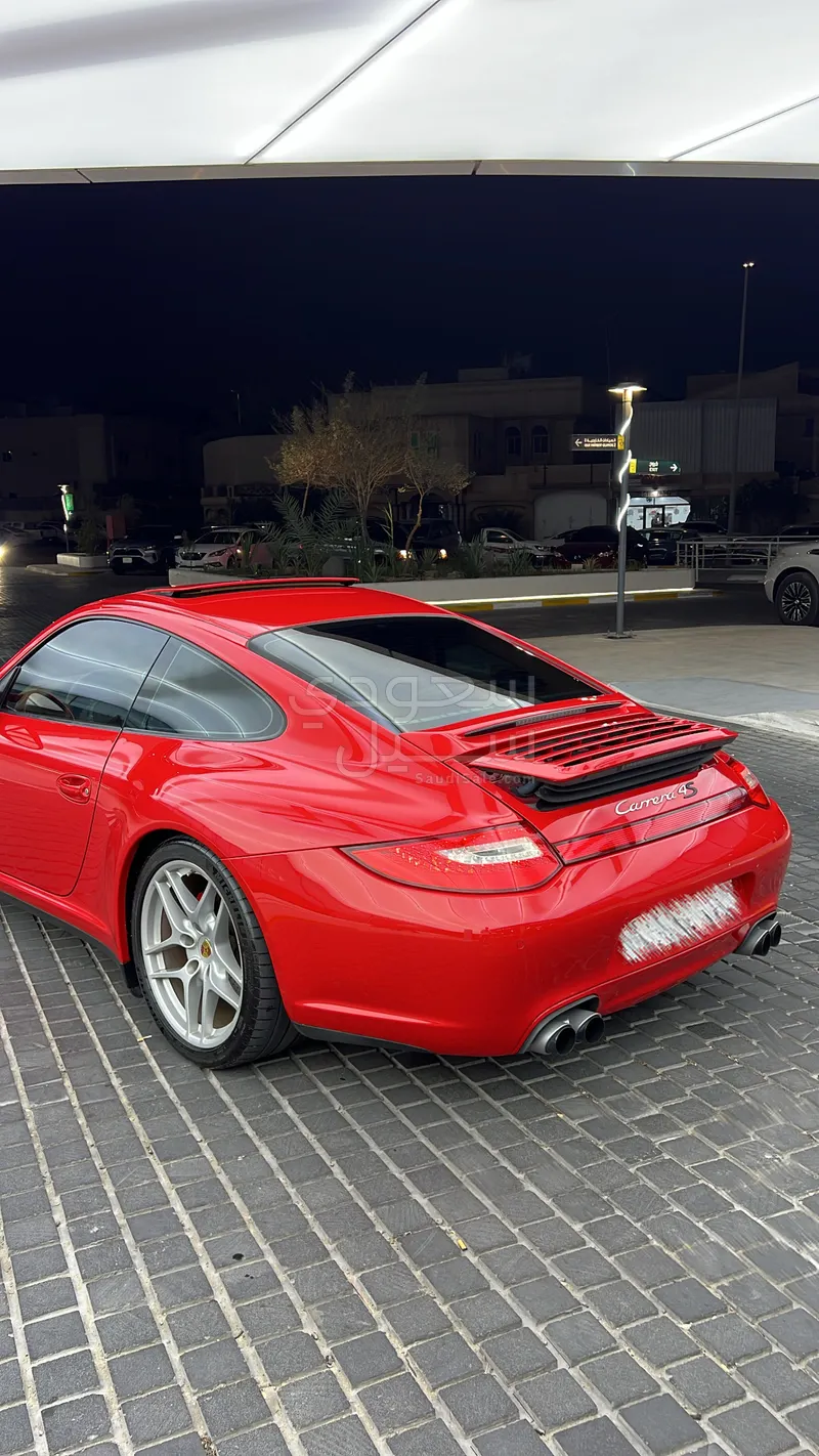 2011 بورش 911 كاريرا 4 اس