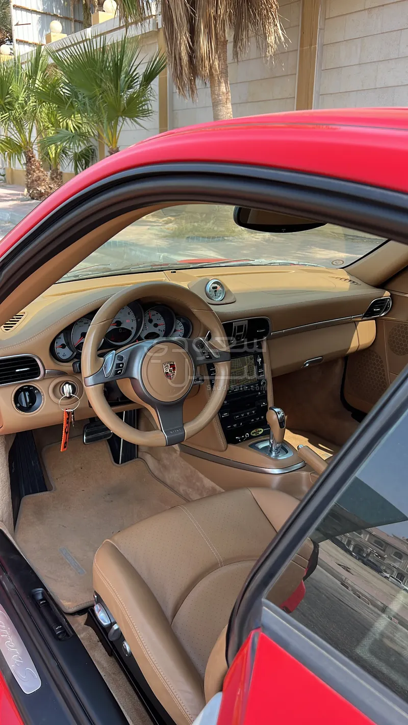 2011 بورش 911 كاريرا 4 اس