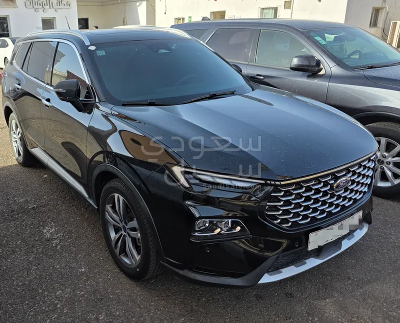 2023 فورد تيريتوري تيتانيوم بلس