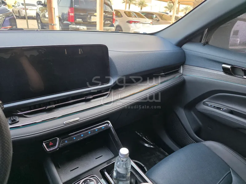 2023 فورد تيريتوري تيتانيوم بلس