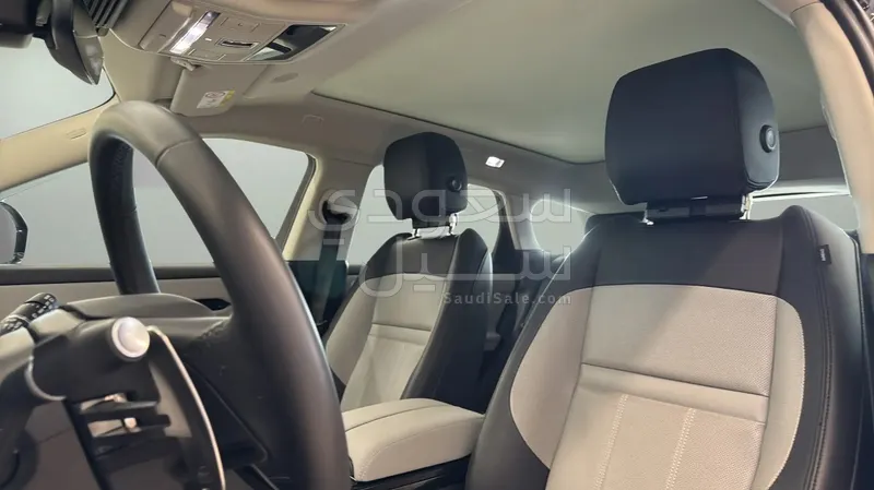 2025 لاند روفر رينج روفر ايفوك