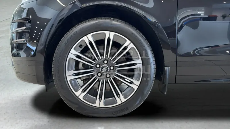 2025 لاند روفر رينج روفر ايفوك